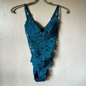 Victoria’s Secret Gold Label Teddy Lingerie Size 34B